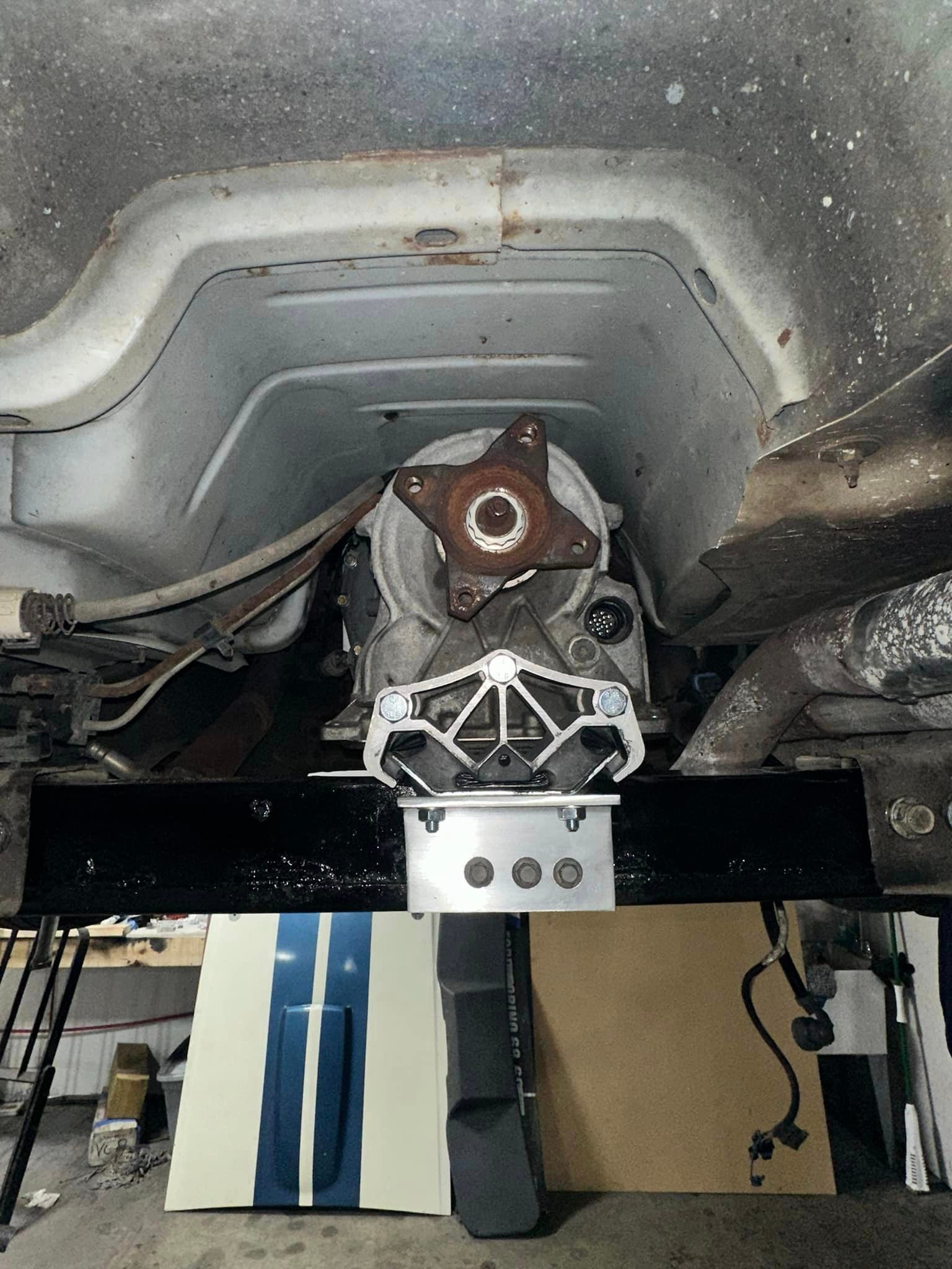 PACH301: Chevrolet LS1/2/3 to Ford Modular (ref.6R80) V8 or Ford Small Block (AOD) V8 Automatic Transmission Adapter Kit