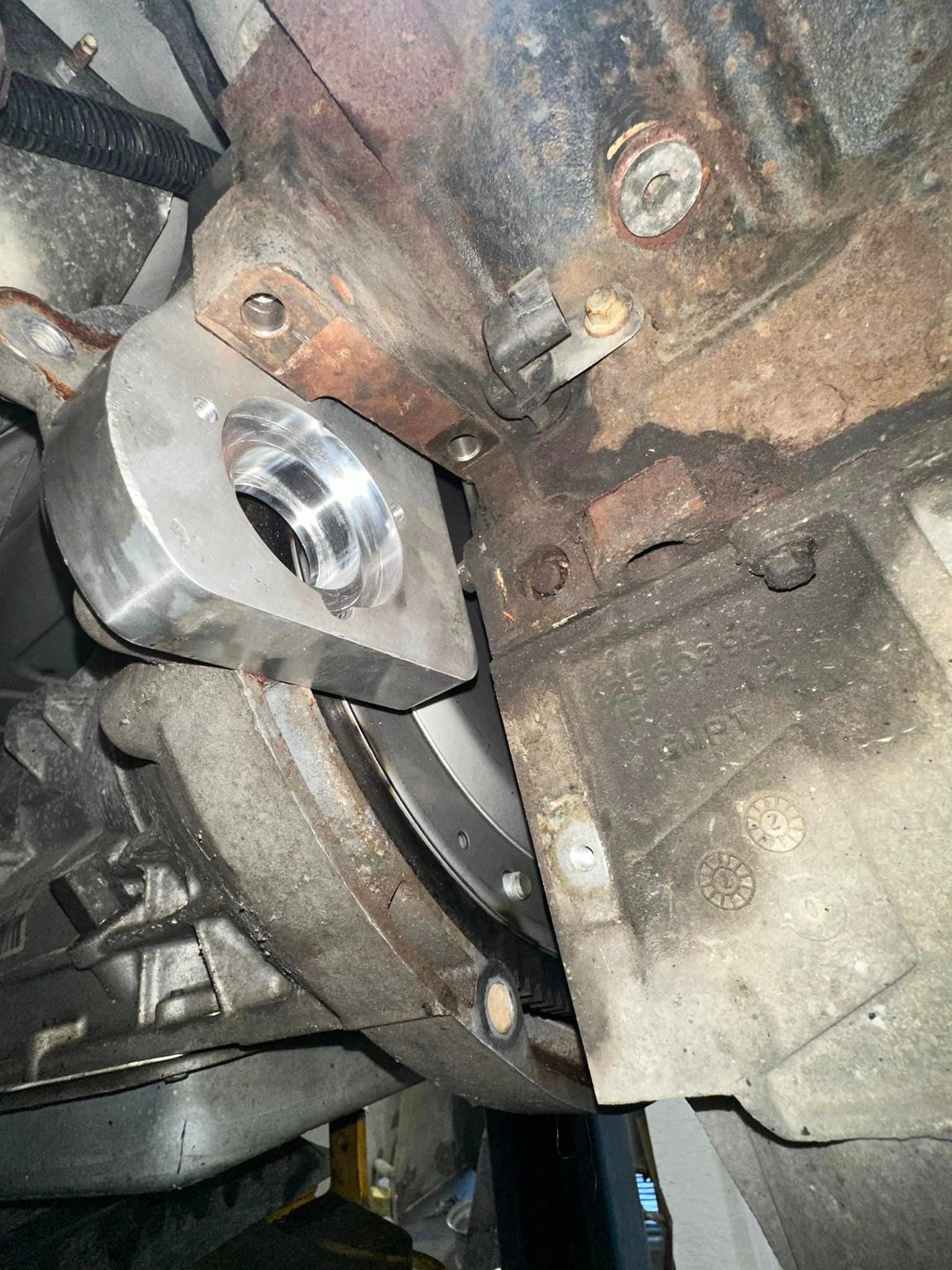 PACH301: Chevrolet LS1/2/3 to Ford Modular (ref.6R80) V8 or Ford Small Block (AOD) V8 Automatic Transmission Adapter Kit